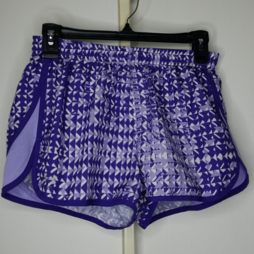 Under Armour size medium jogging shorts